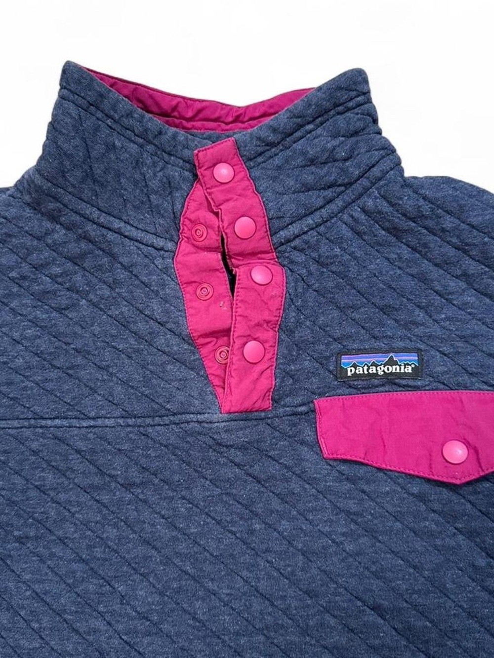 Patagonia Women's Organic Cotton Quilt Snap-T Pullover Navy & Pink - Picture 3 of 5
